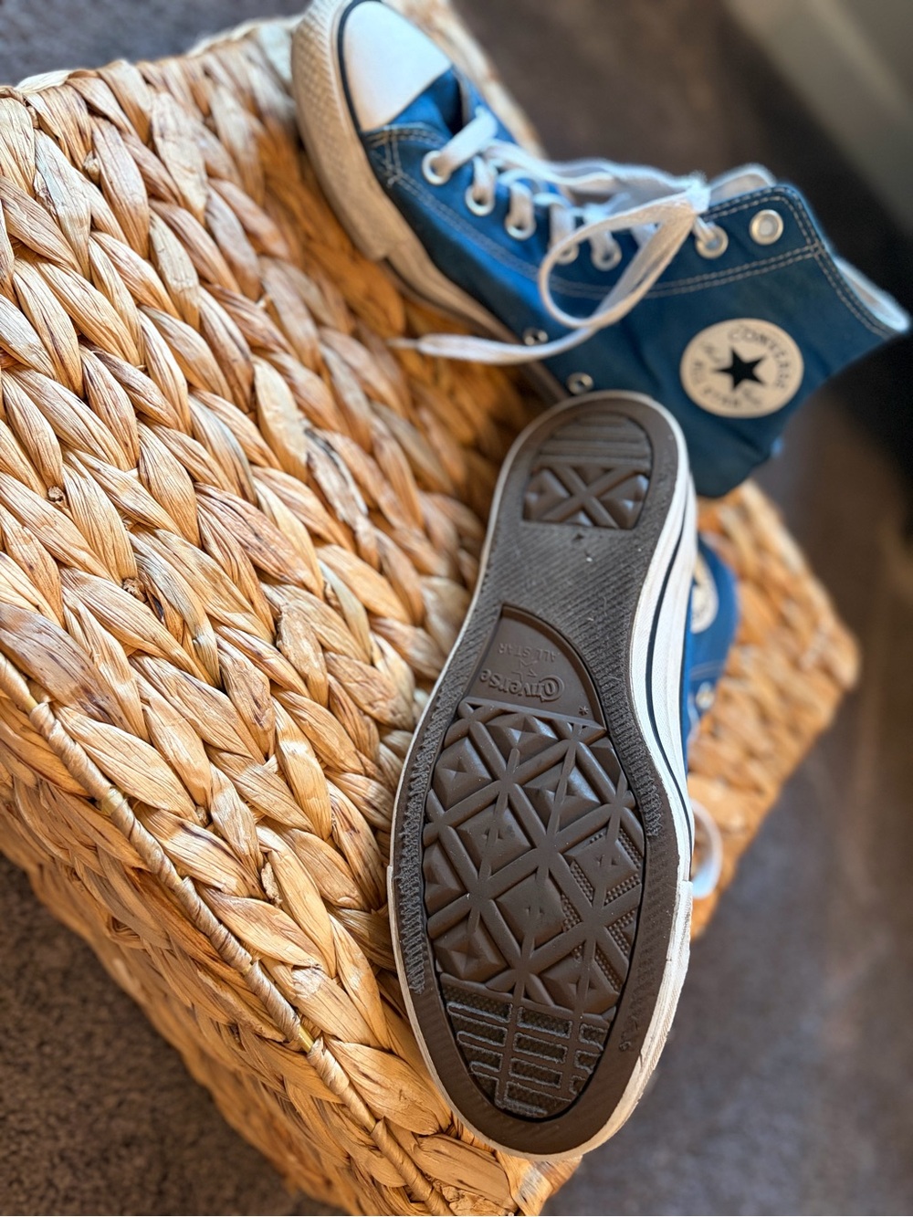 Converse All Star Unisex High Top Chuck Taylor Sneakers in Blue - Picture 2 of 8